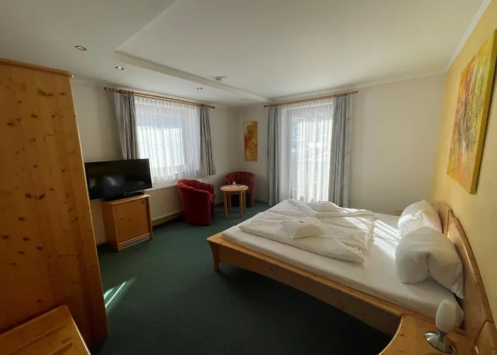 Garni Burger فندق 3*