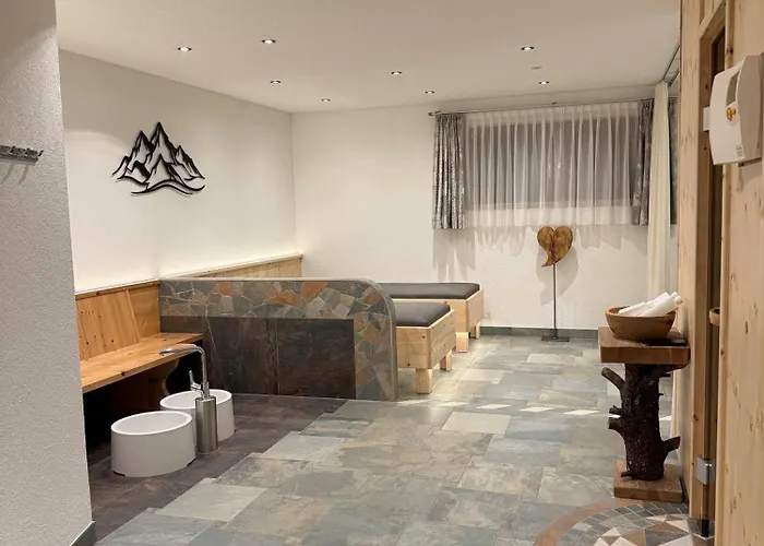 Garni Burger فندق 3*