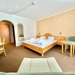 Hotel Garni Burger 3*
